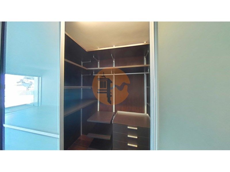 Property photo 2 of 71