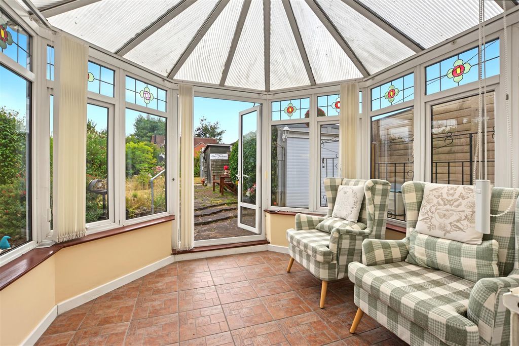 Property photo 3 of 13 Sunroom.Jpeg