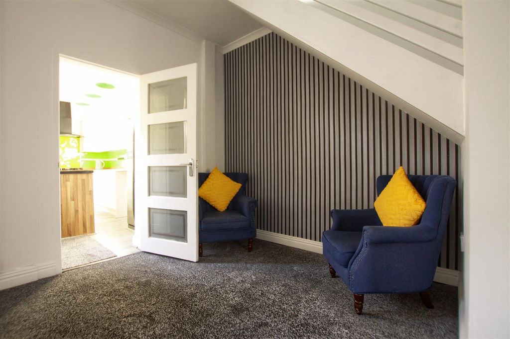 Property photo 3 of 8 Wr2.Jpg