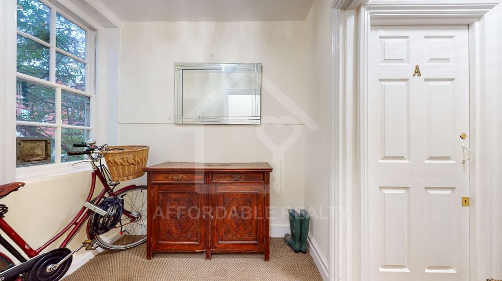 Property photo 3 of 33