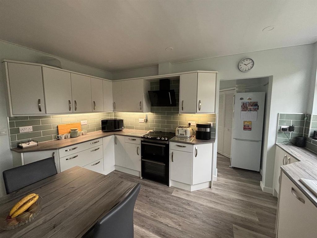 Property photo 3 of 25 8.Jpg
