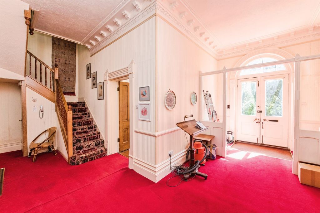 Property photo 3 of 20