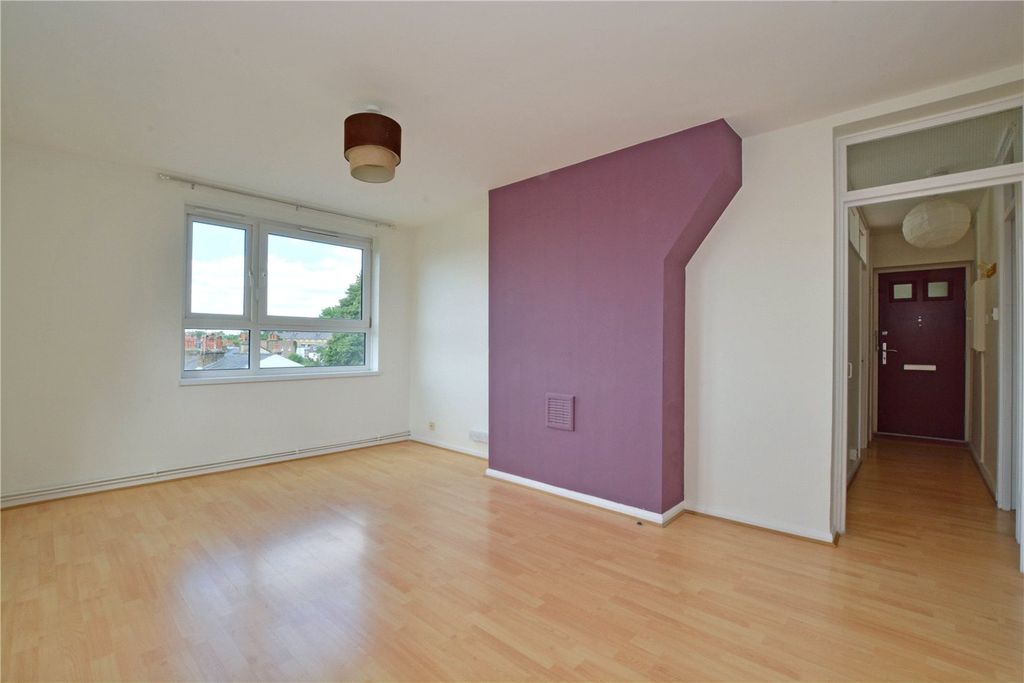 Property photo 3 of 10 Picture No. 02