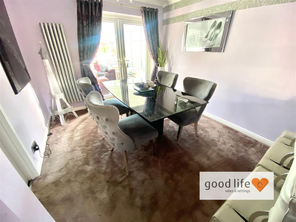 Property photo 3 of 21 20251030_123336490_Ios5Withernseagrove.Jpg