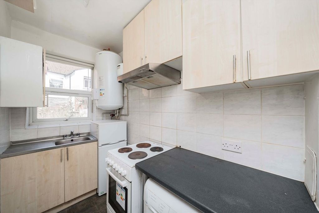 Property photo 3 of 4