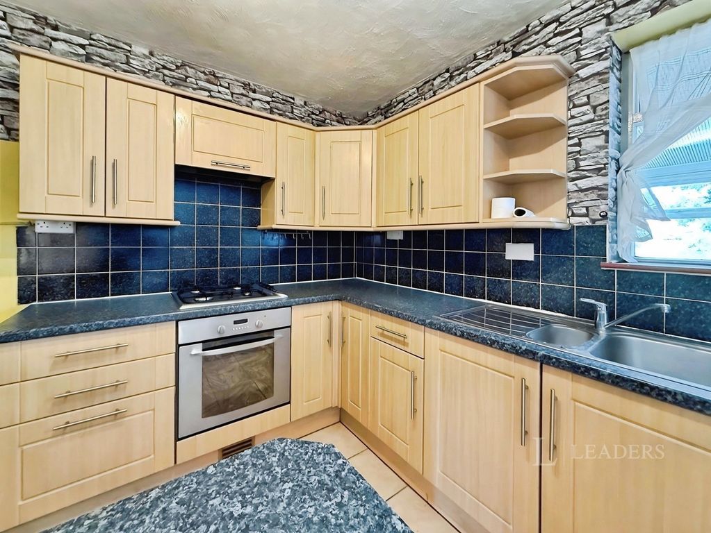 Property photo 3 of 19 Kitchen