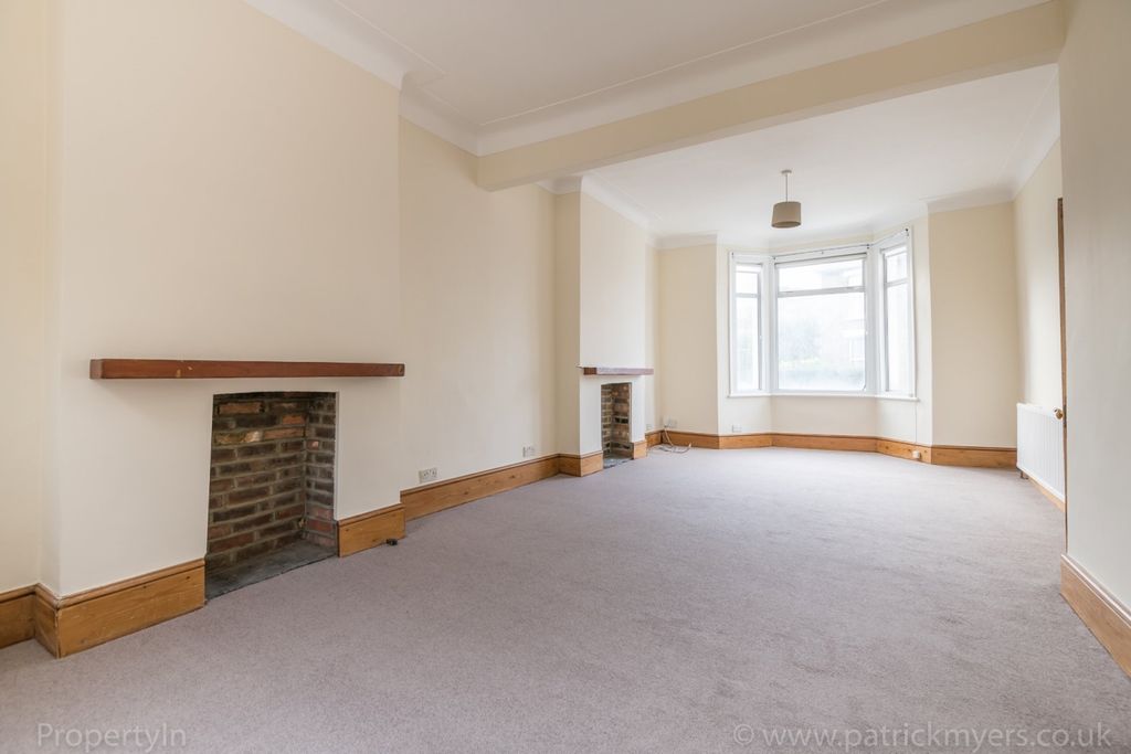 Property photo 2 of 14 Reception