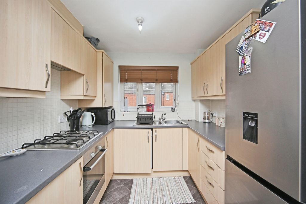 Property photo 2 of 25