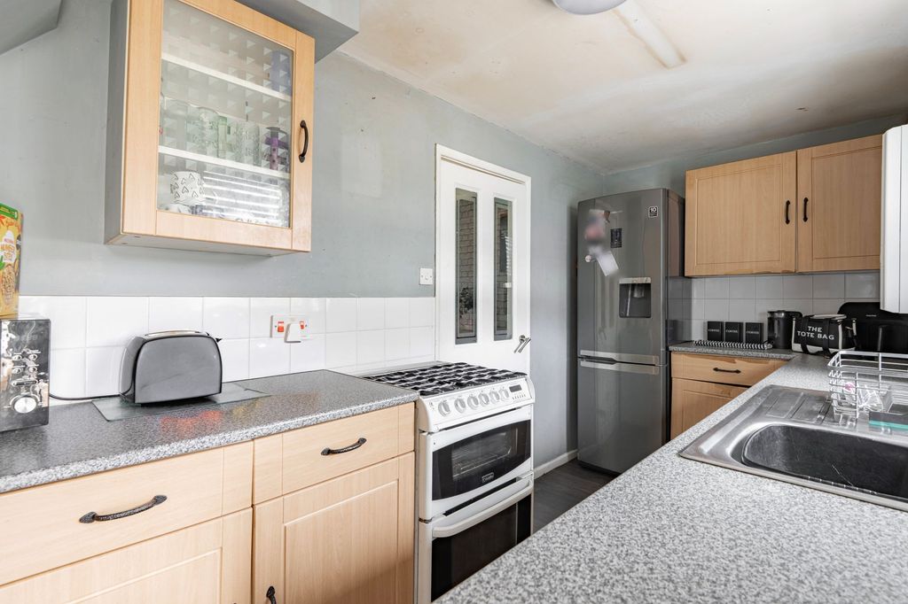 Property photo 3 of 14