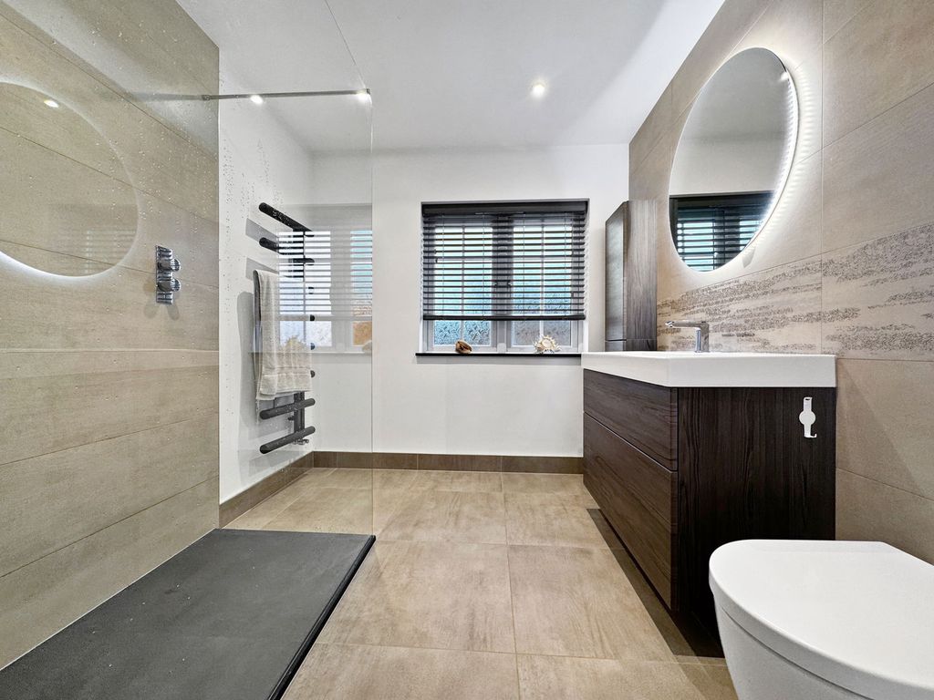 Property photo 3 of 25