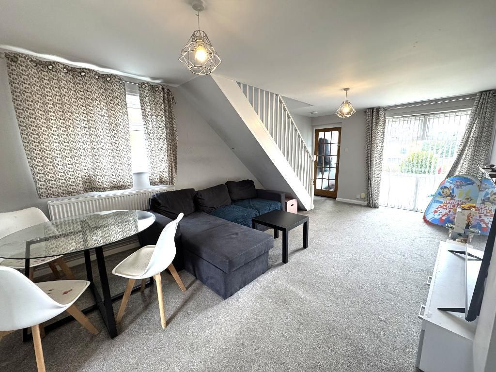 Property photo 3 of 13 Lounge/Diner