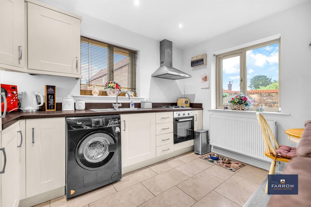 Property photo 2 of 23 Kitchen