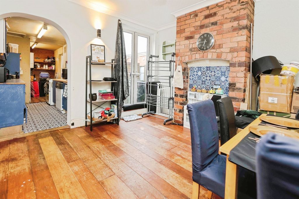 Property photo 3 of 14