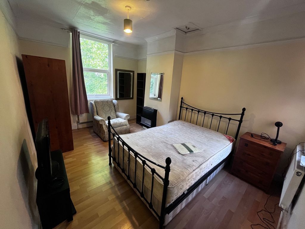 Property photo 2 of 6 Image