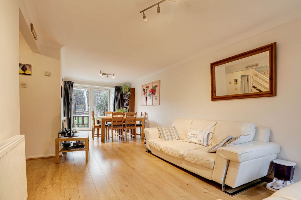 Property photo 2 of 17 Lounge/Diner