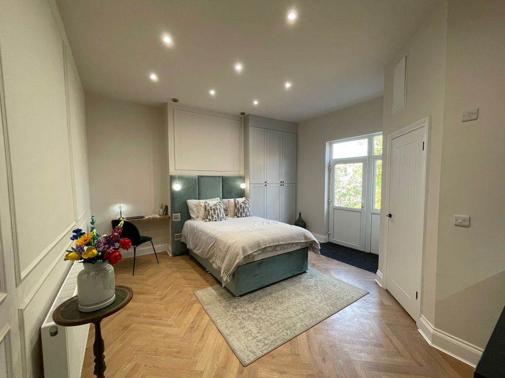 Property photo 1 of 8 Studio