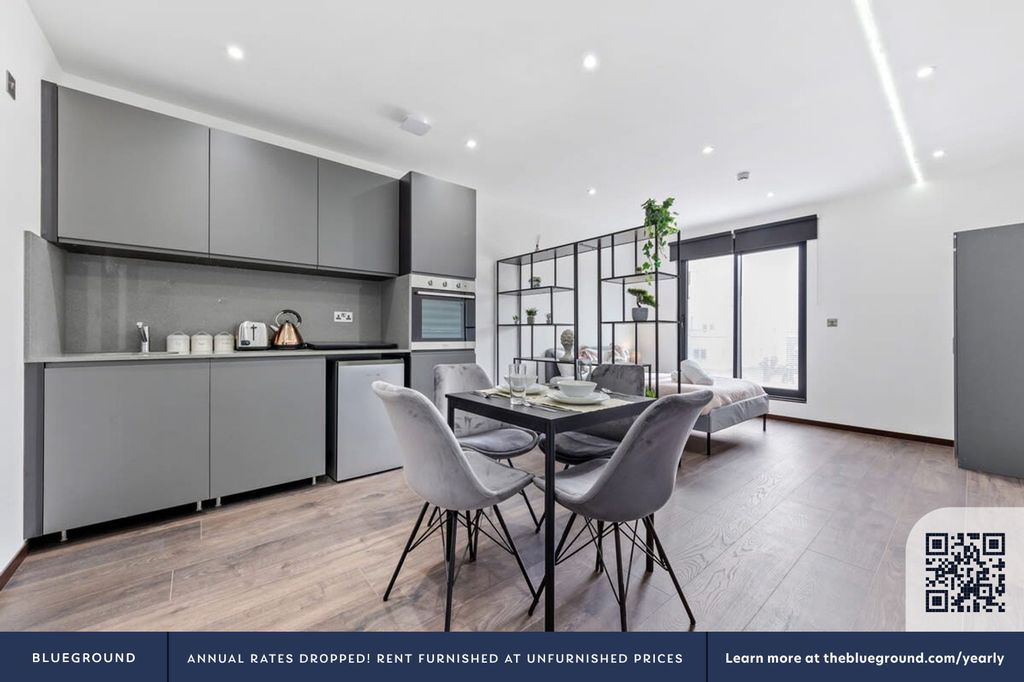 Property photo 3 of 17 Dining Area