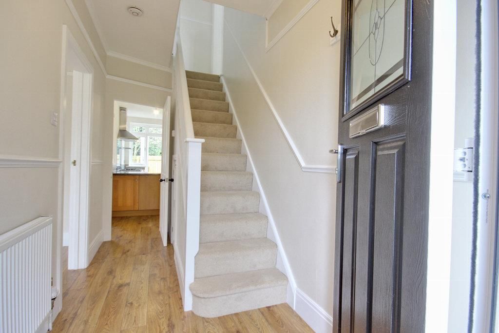 Property photo 2 of 19 Entrance Hall