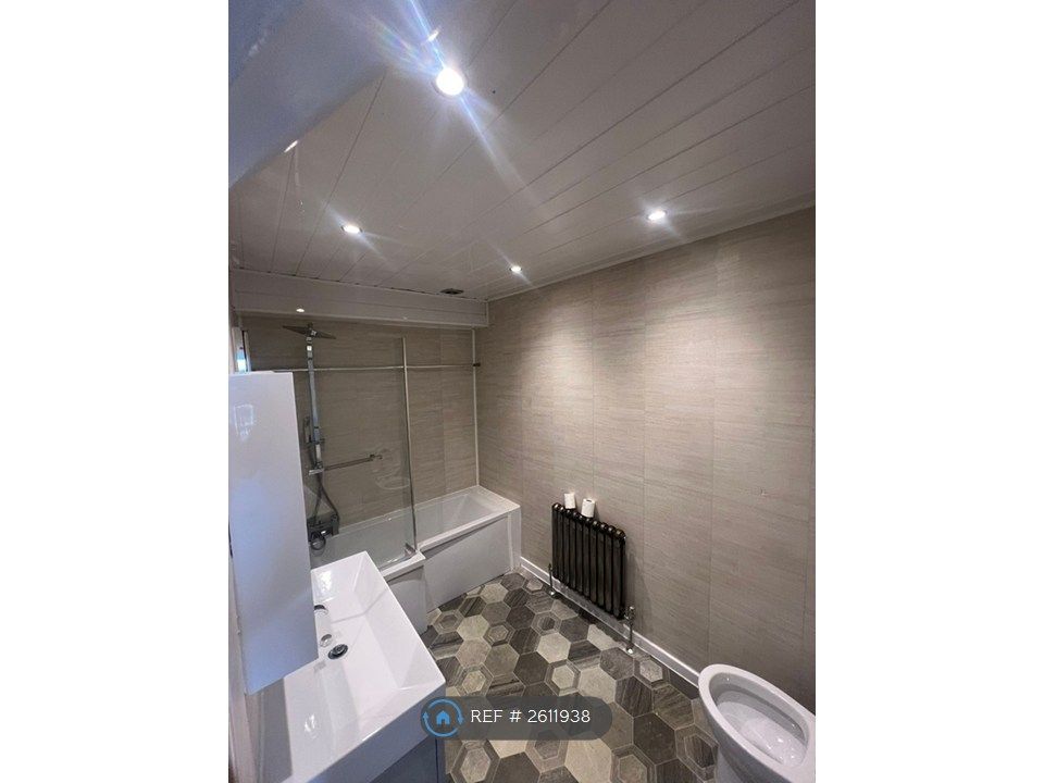 Property photo 3 of 15 Main Bathroom
