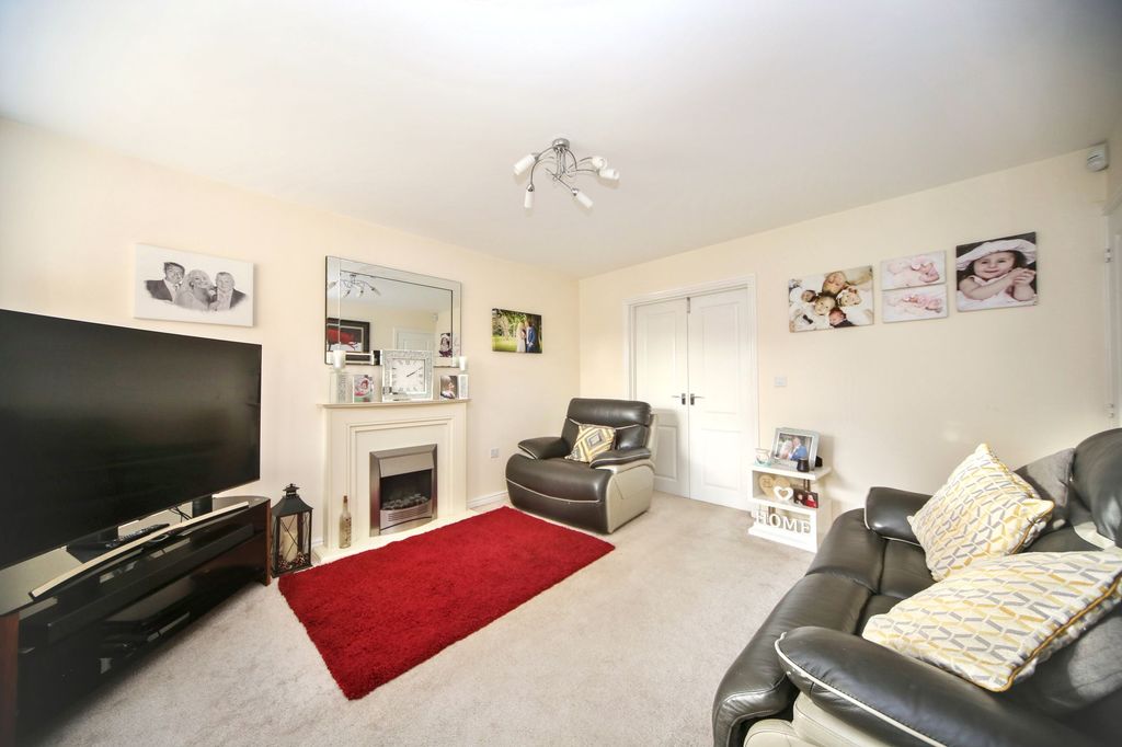 Property photo 3 of 21