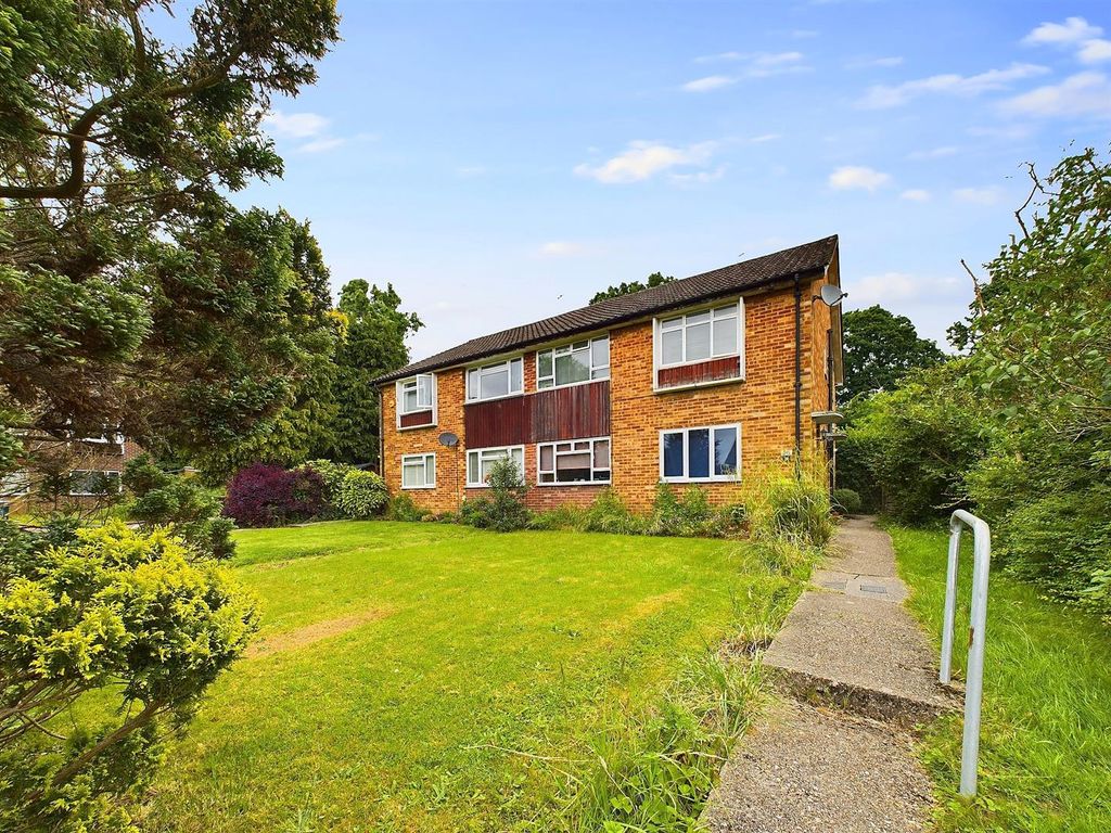 Property photo 1 of 8 Cam03510G0-Pr0121-Still014.Jpg
