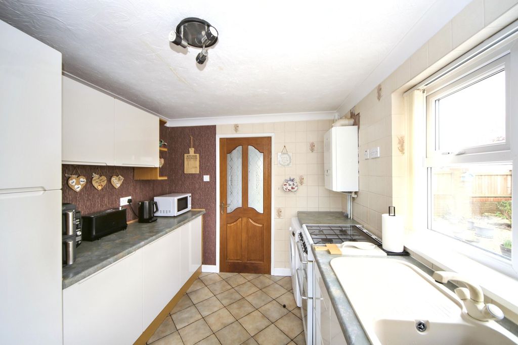 Property photo 3 of 25
