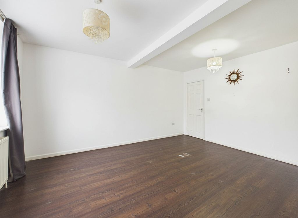 Property photo 2 of 9 3099001