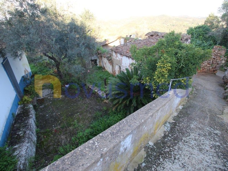Property photo 2 of 32