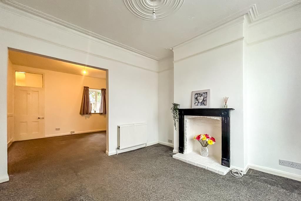 Property photo 3 of 22 Lounge