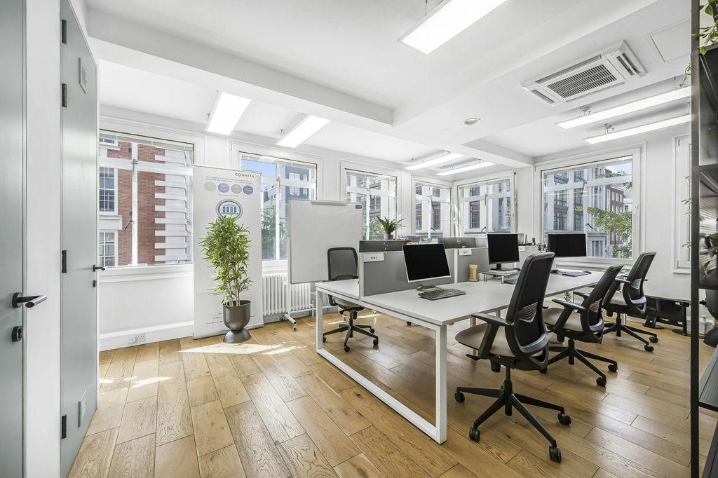 Property photo 1 of 9 Office 11.Jpg