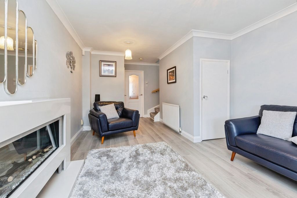 Property photo 3 of 20 Pbox-Img.Jpg