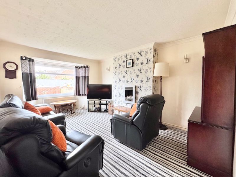 Property photo 2 of 22 Lounge