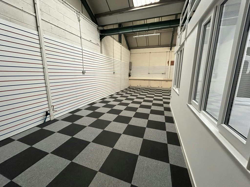 Property photo 3 of 9 2