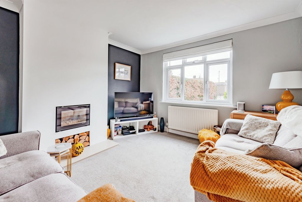 Property photo 3 of 21