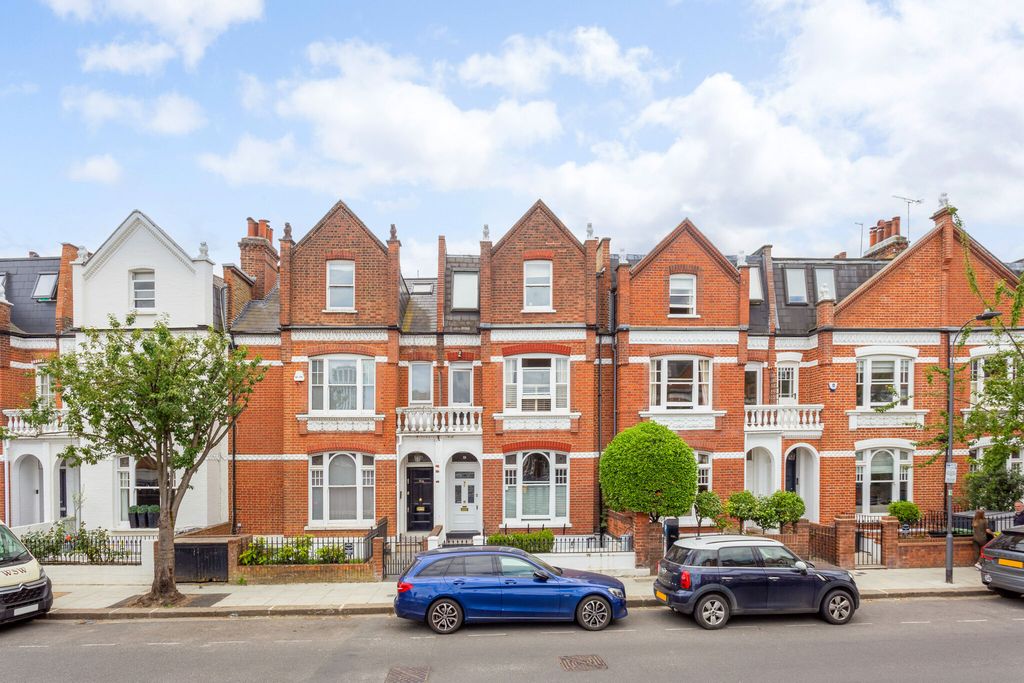 Property photo 1 of 11 Perrymead Street, Lo