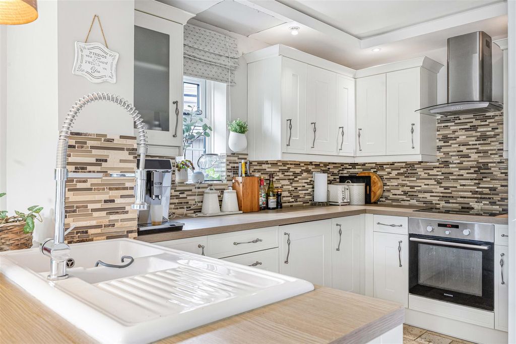 Property photo 3 of 22 18_79059.Jpg