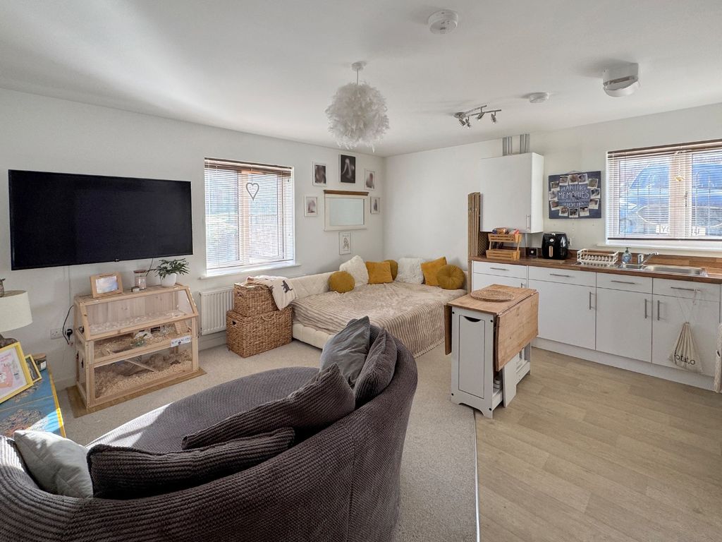 Property photo 2 of 10 5567812