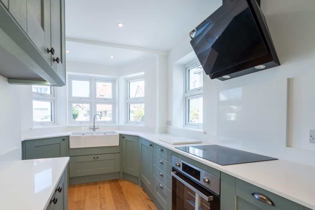 Property photo 2 of 19 Kitchen.Jpg