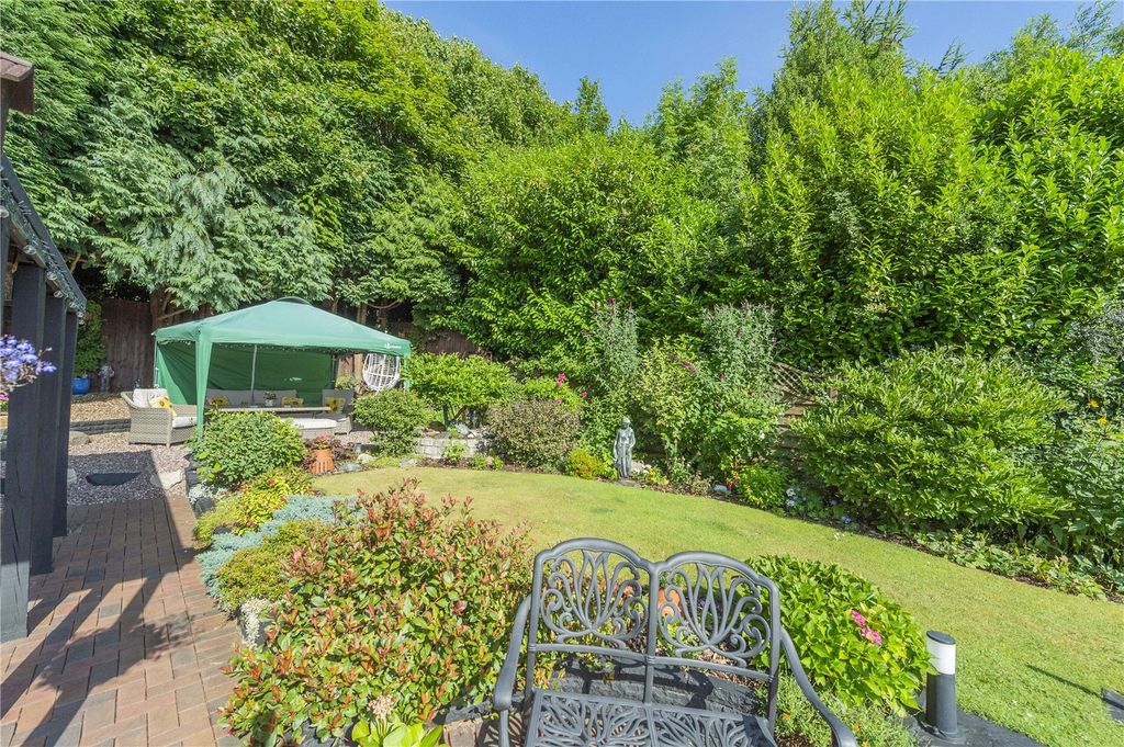 Property photo 2 of 59 Picture No. 45