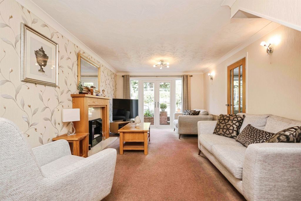 Property photo 3 of 24