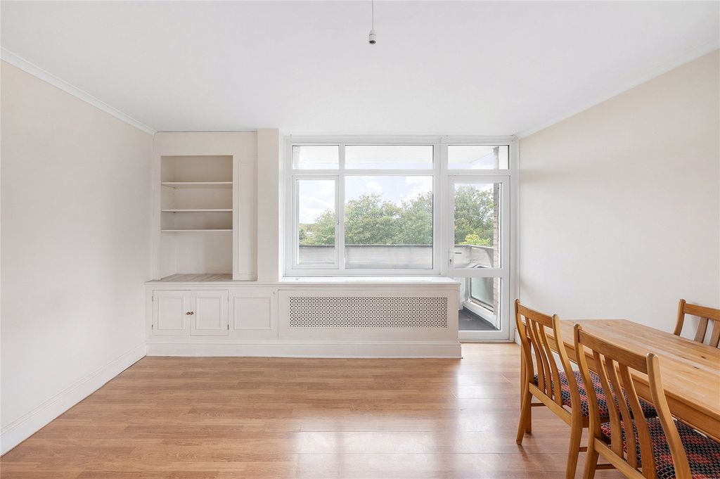 Property photo 3 of 11 Reception