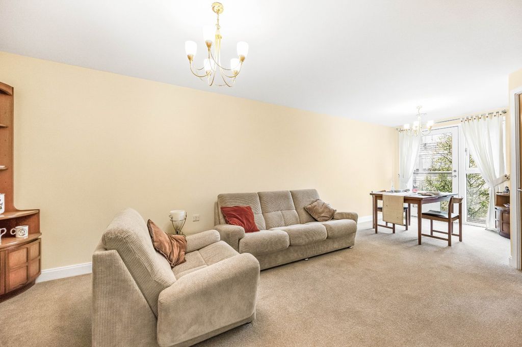 Property photo 3 of 19 Picture No. 10