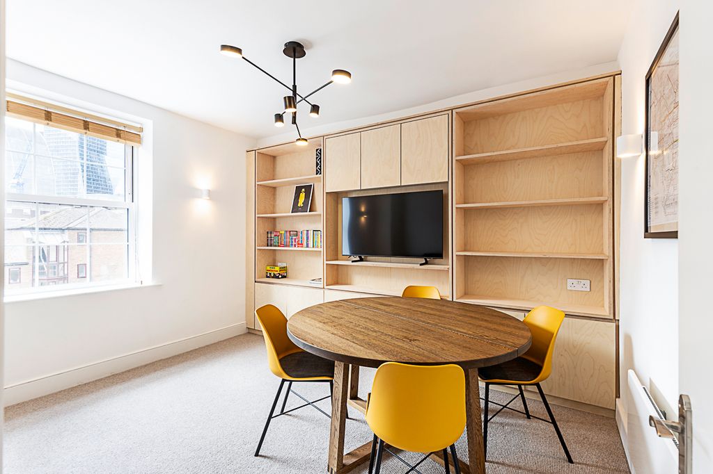 Property photo 2 of 26