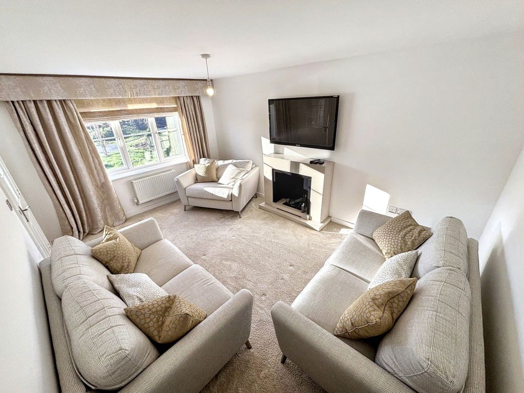 Property photo 3 of 24