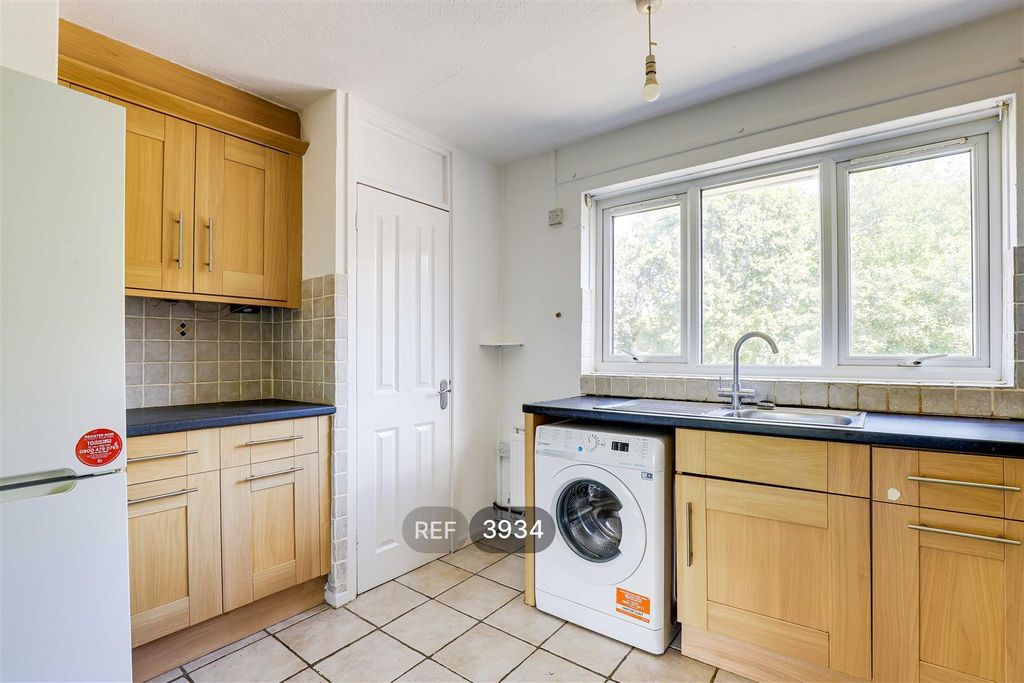 Property photo 3 of 14 Kitchen