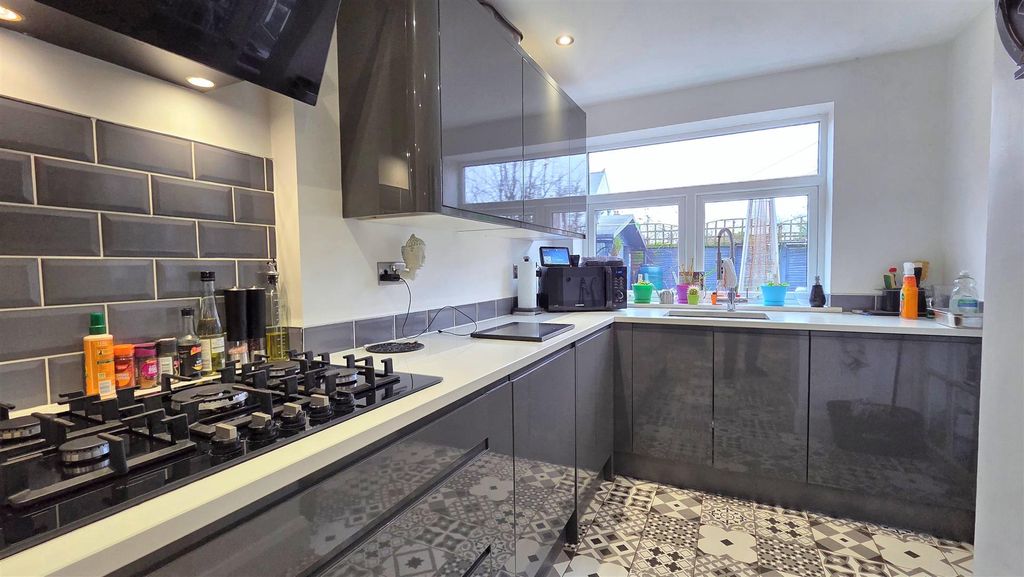 Property photo 3 of 14 Kitchen/Diner