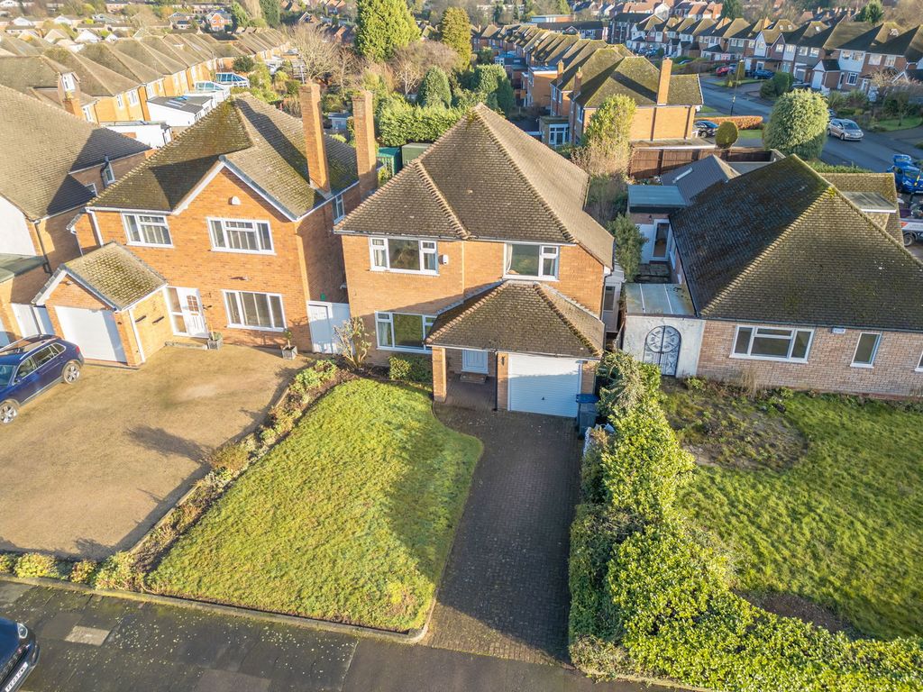 Property photo 2 of 32