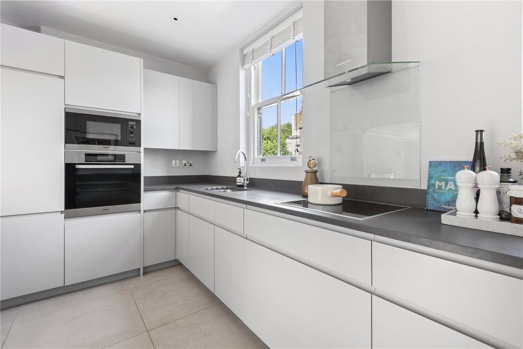 Property photo 3 of 15 Kitchen