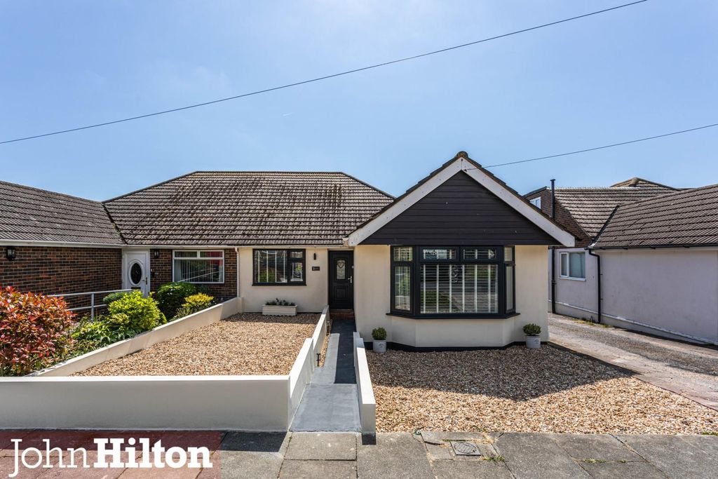 Property photo 1 of 26 Sadler Way3.Jpg