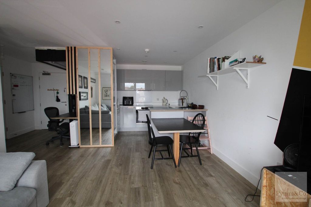 Property photo 1 of 5